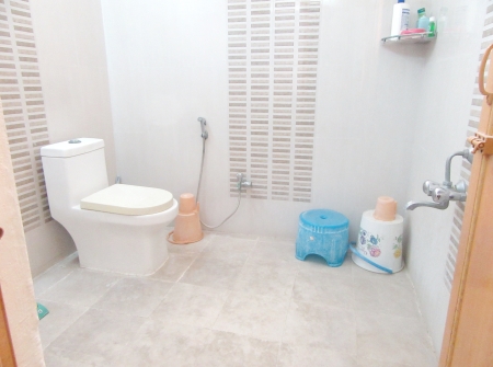 7) Li id 369 - Pent House Attached Bathroom.JPG